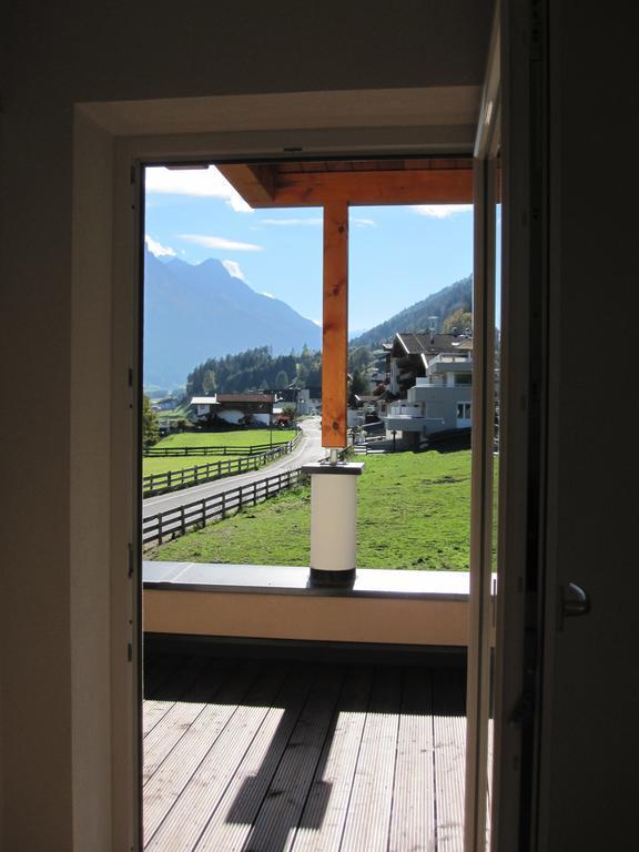 Ferienwohnung Bergpanorama フルプメス 部屋 写真