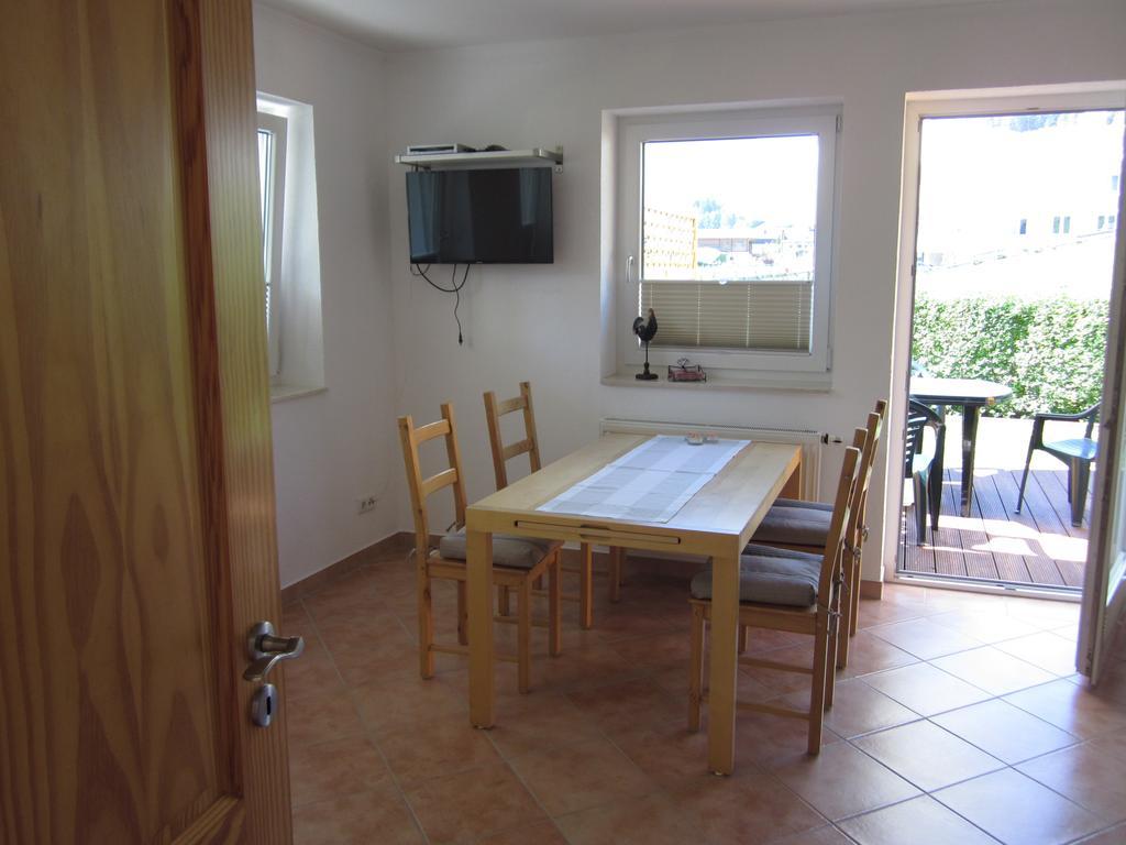 Ferienwohnung Bergpanorama フルプメス 部屋 写真